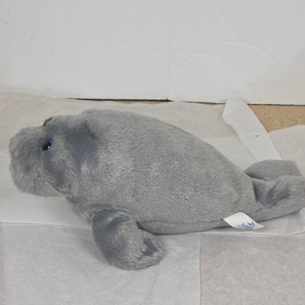 SeaWorld Gray Manatee Plush Stuffed Animal Blue Eyes‎ 9 Inch 2018 Souvenir